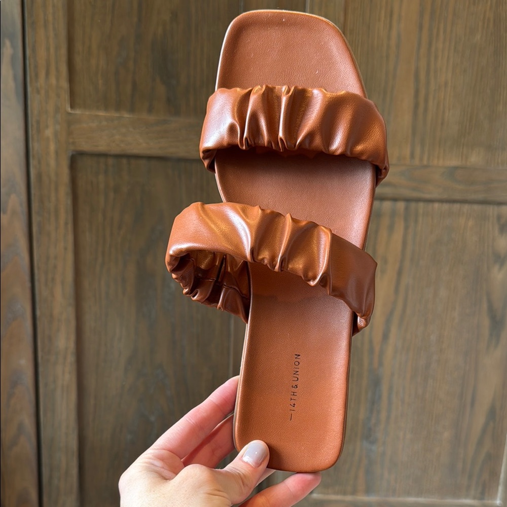 14th & Union Brown Ruffled Leather Sandals